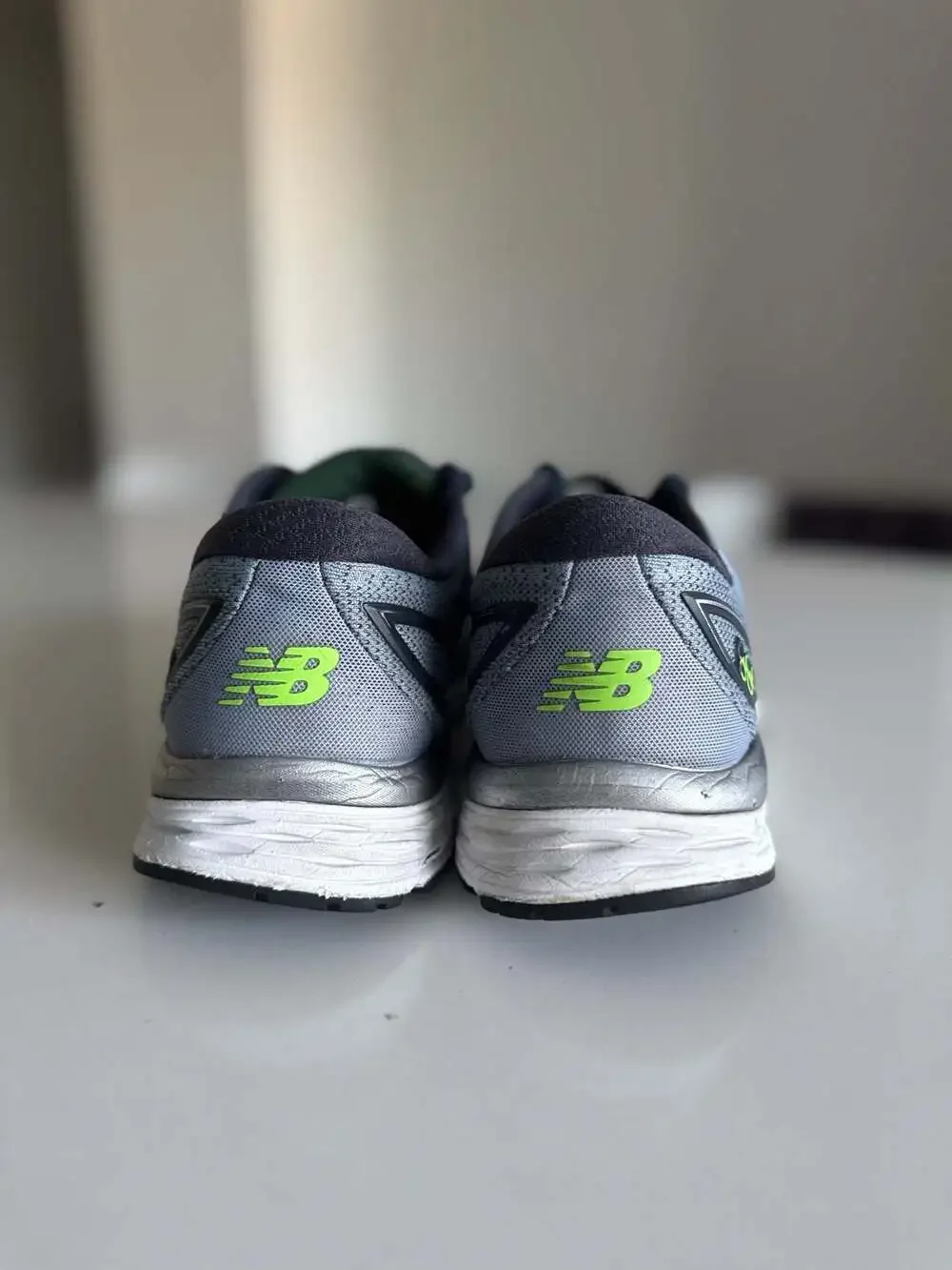 New Balance 880v9 Men's Size 10 Running Shoes Grey Green M880GB9